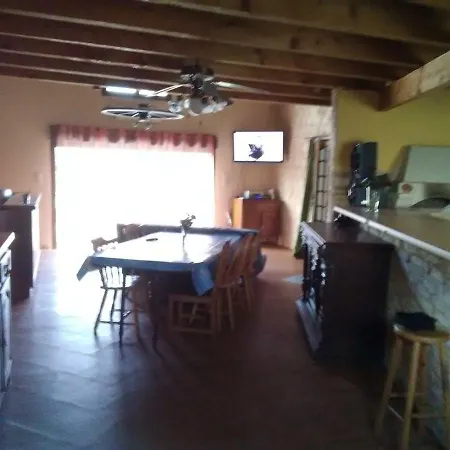 Holiday home Maison Individuelle Les Adjots